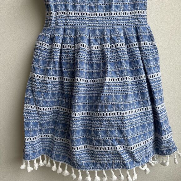 Vince Camuto Blue White Embroidered Tassel Eyelet Summer Resort Size 8 / Medium - Picture 3 of 10